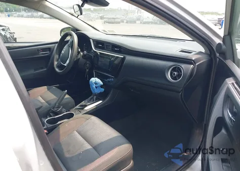 2018 Toyota Corolla Le z USA, uszkodzony, nr VIN 2T1BURHE9JC067155